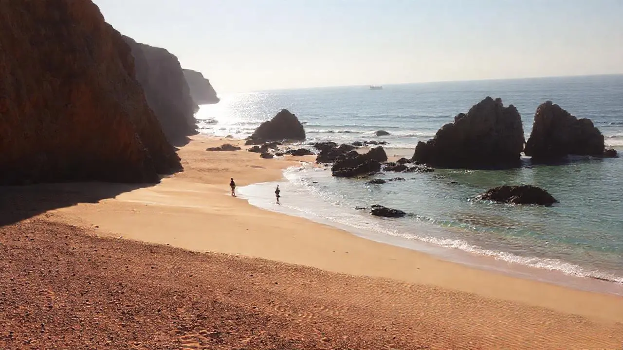 Costa serena y luminosa, sin más
