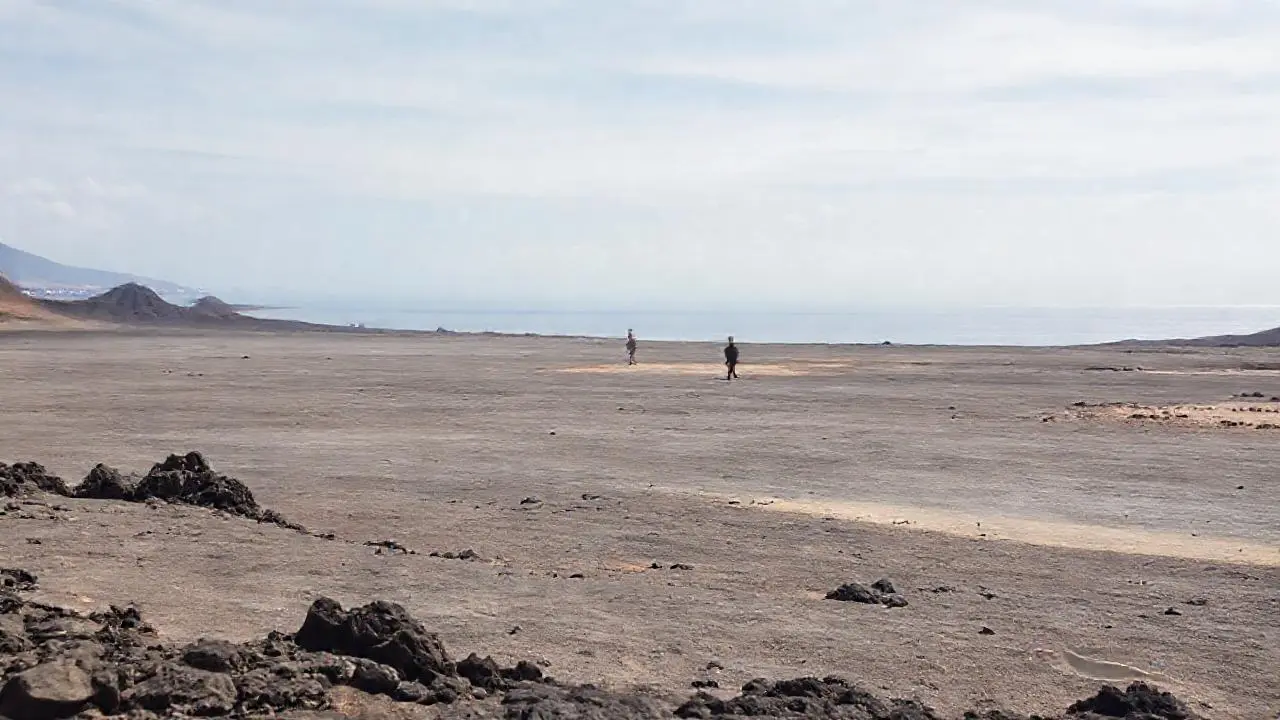 Paisaje árido, vasto y sereno