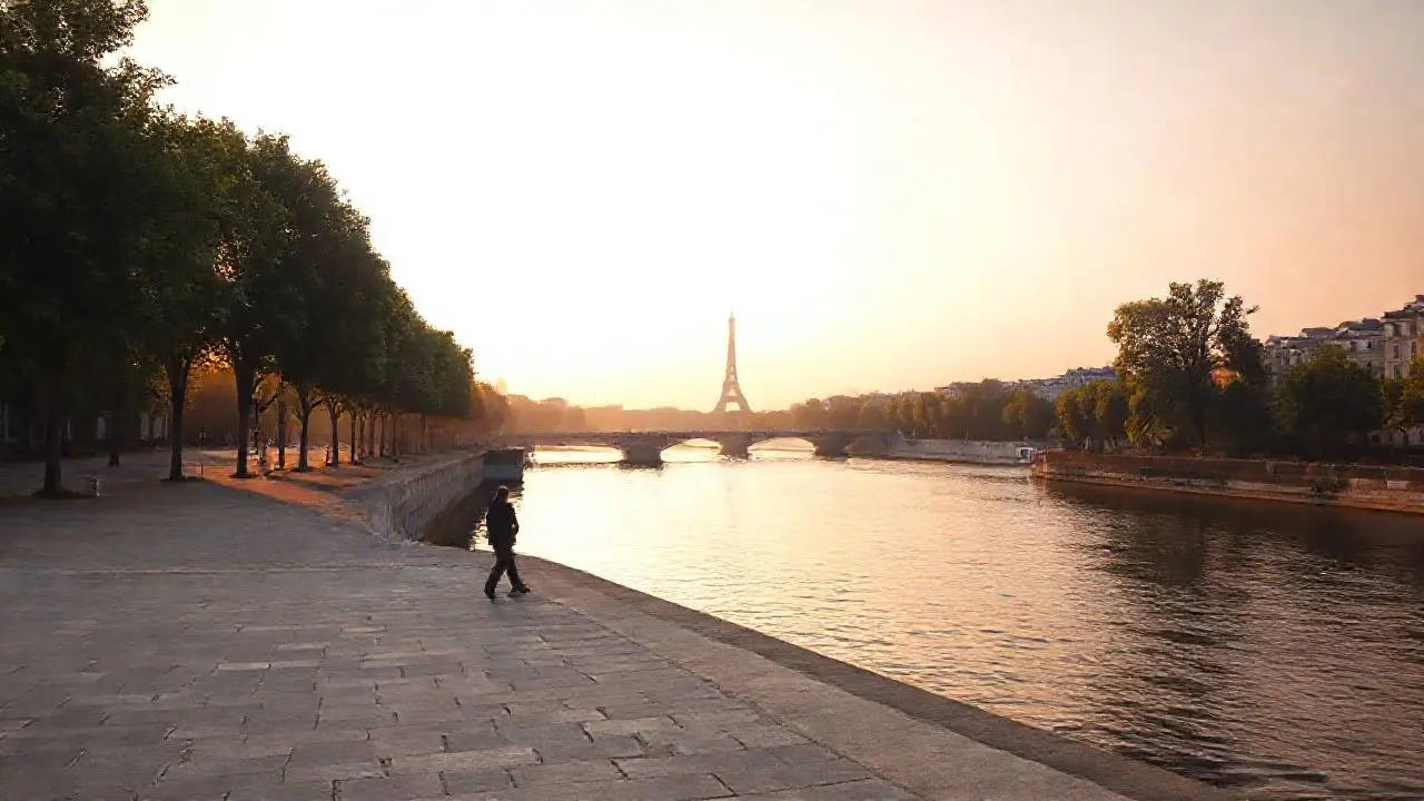 Paz serena al atardecer en París