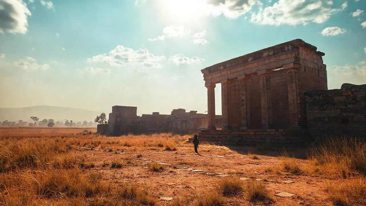 Ruinas antiguas en una vasta quietud