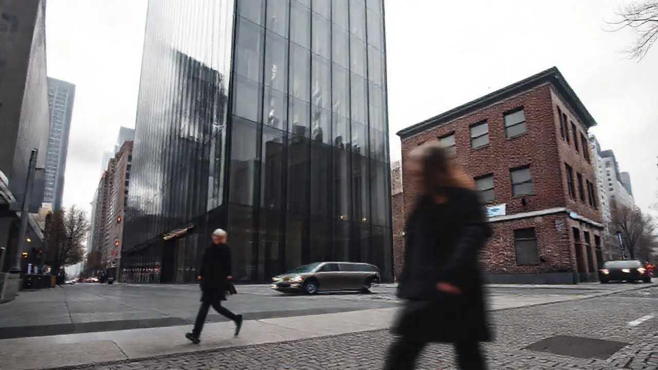 Arquitectura urbana gris, difusa y moderna