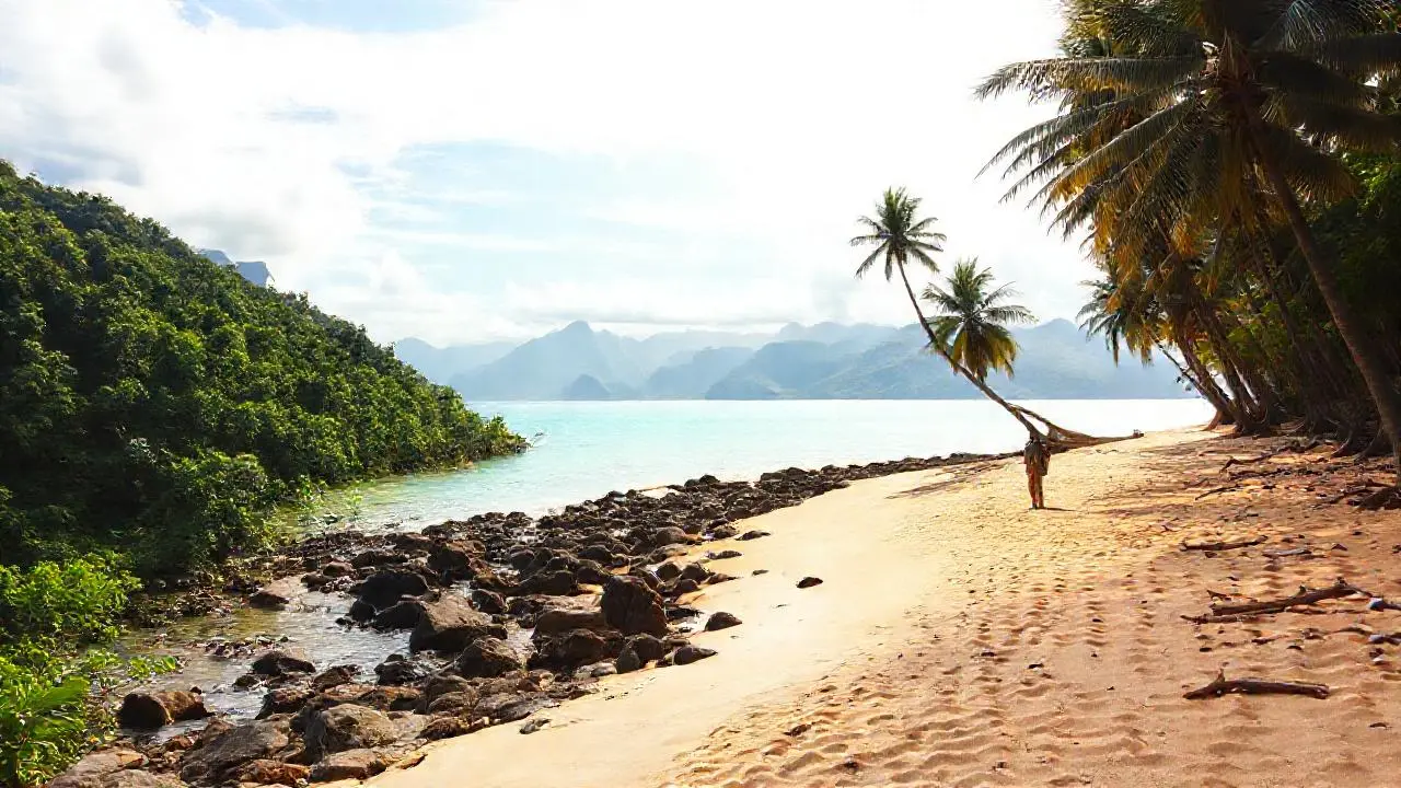 Un paraíso tropical sereno y extenso