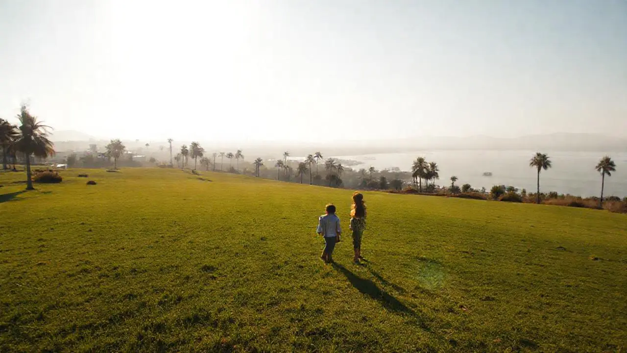 Paz natural, luz suave y espacio abierto