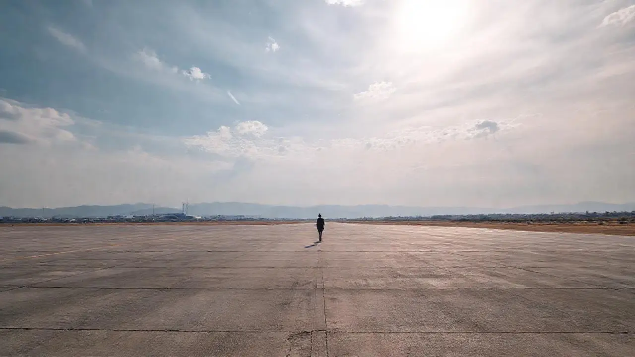 Un paisaje amplio, solitario y realista