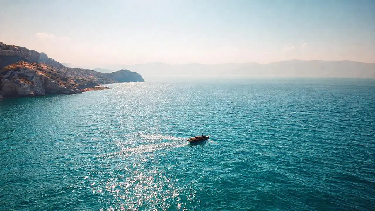 Tranquilo paisaje marino, cálido y sereno