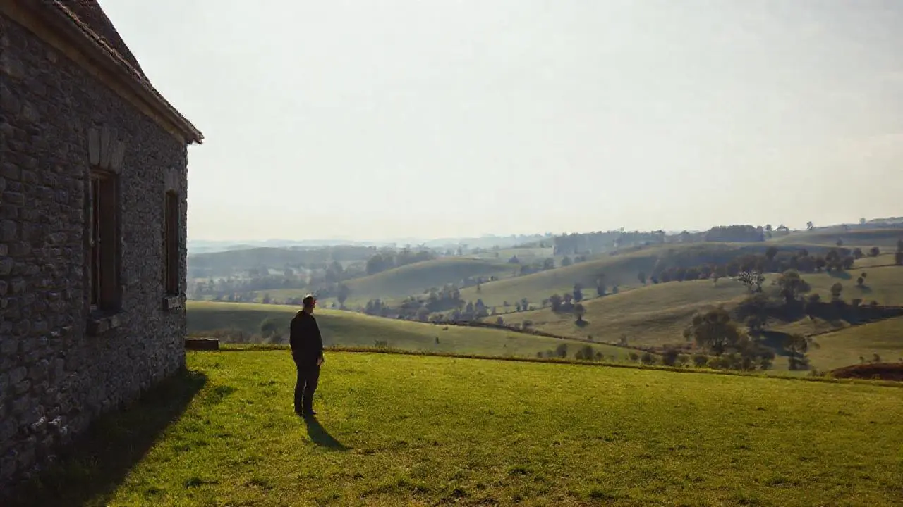 Paz rural, luz suave y perspectiva amplia