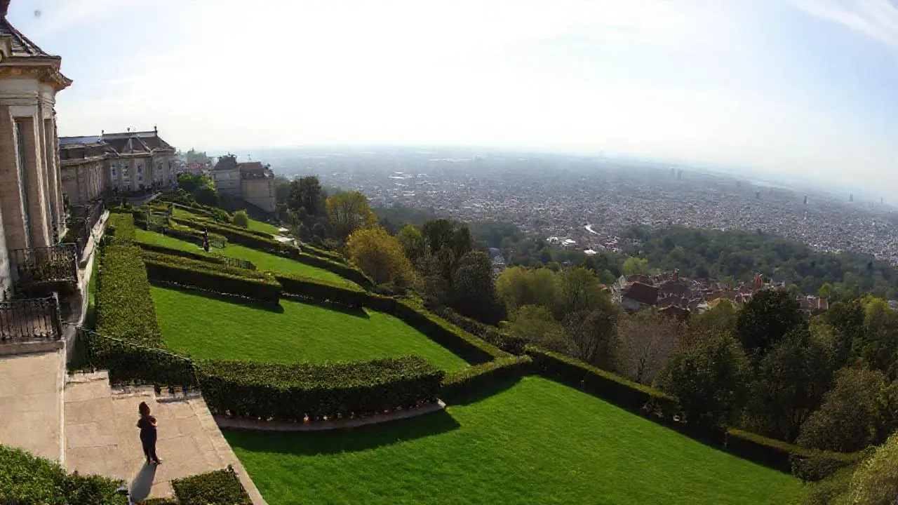 Paisaje amplio, detallado y realista
