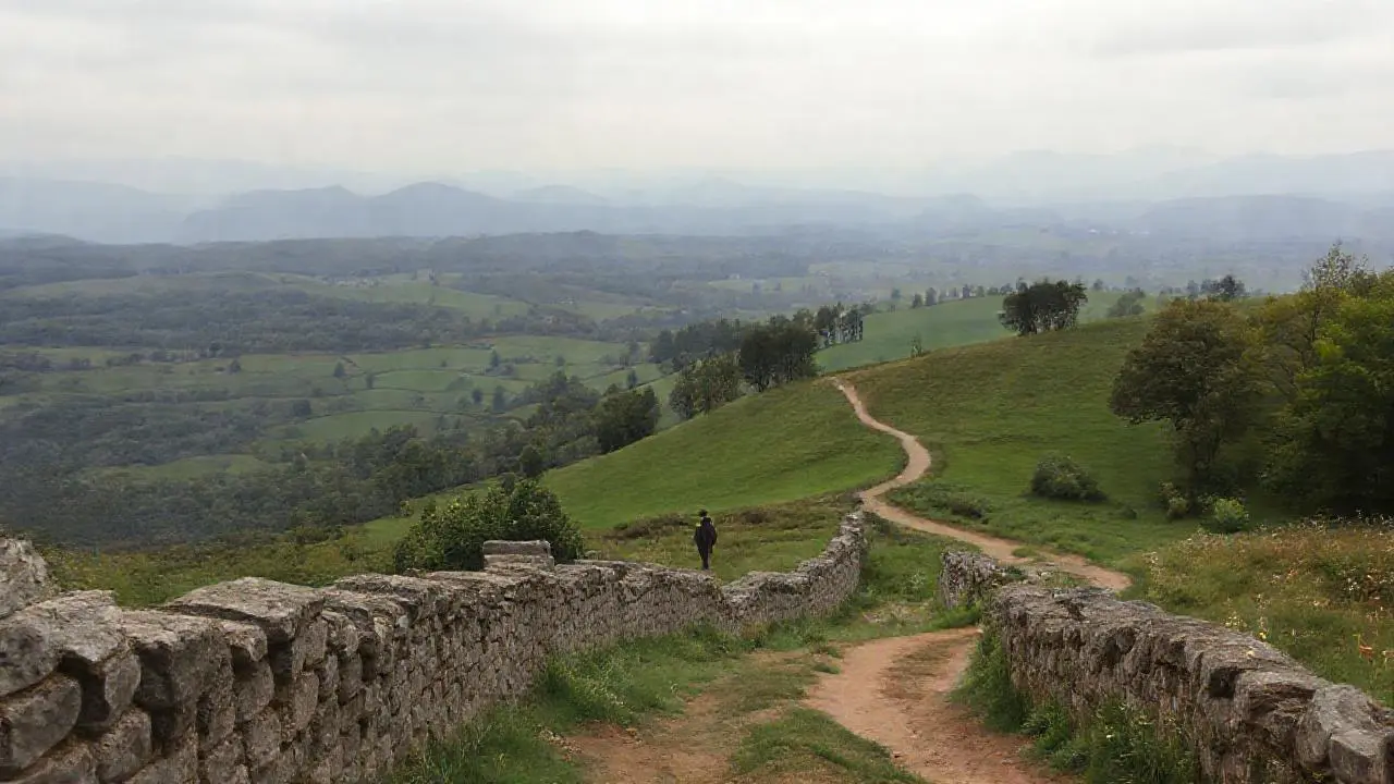 Paisaje rural tranquilo y extenso