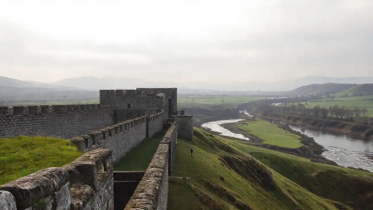 Paisaje vasto, antiguo y sereno