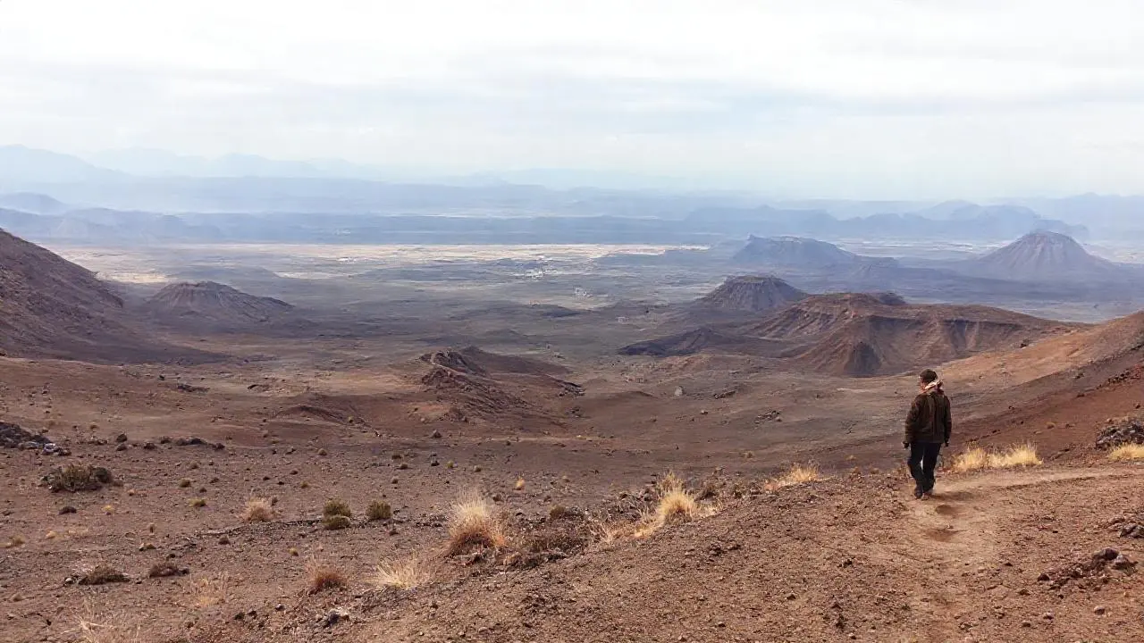 Paisaje vasto, árido y silenciosamente profundo