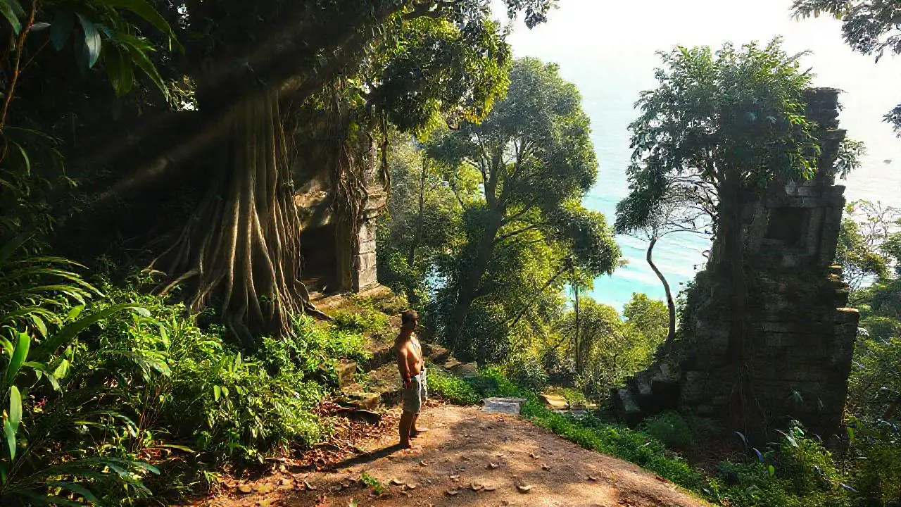 Ruinas antiguas, selva exuberante y tranquilidad