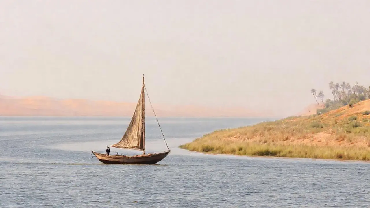 Calma fluvial, luz difusa y vastedad serena