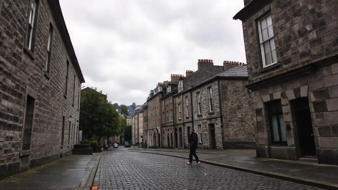 Escena urbana, ambiente tranquilo y realista