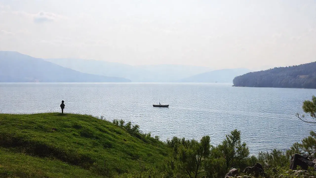 Paz natural, paisaje sereno y vasto
