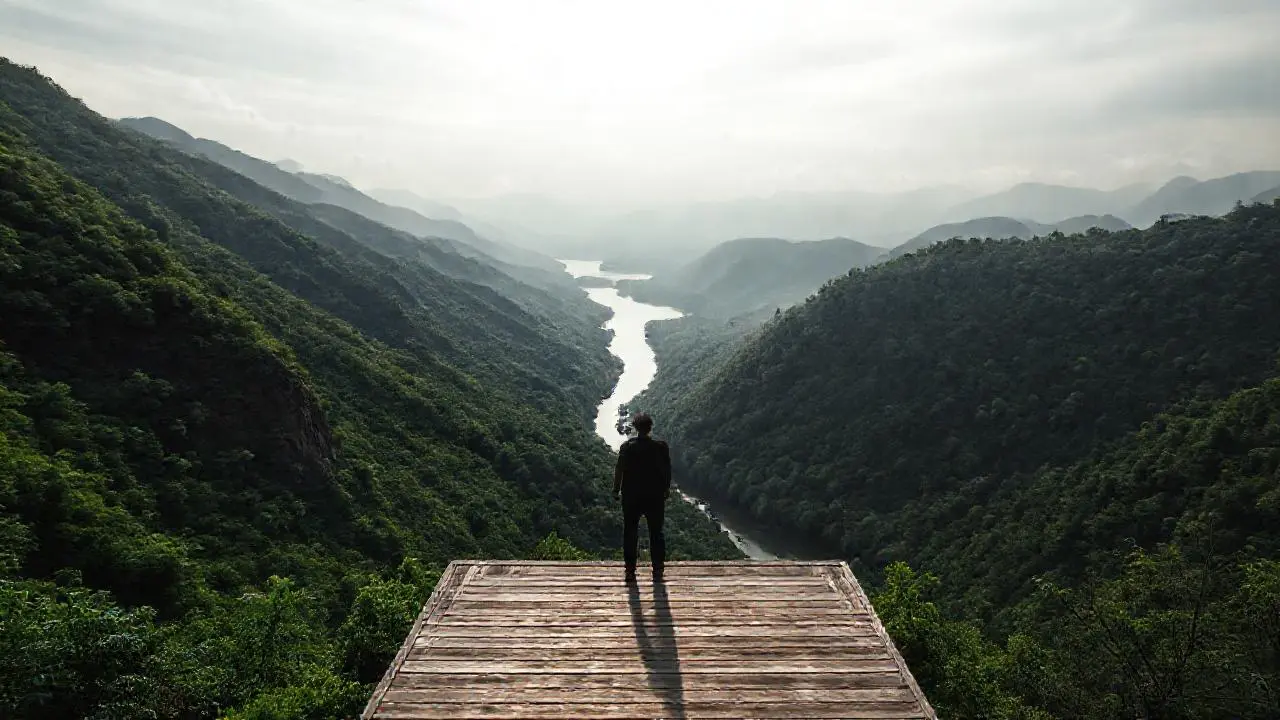 Paisaje sereno, verde y montañoso