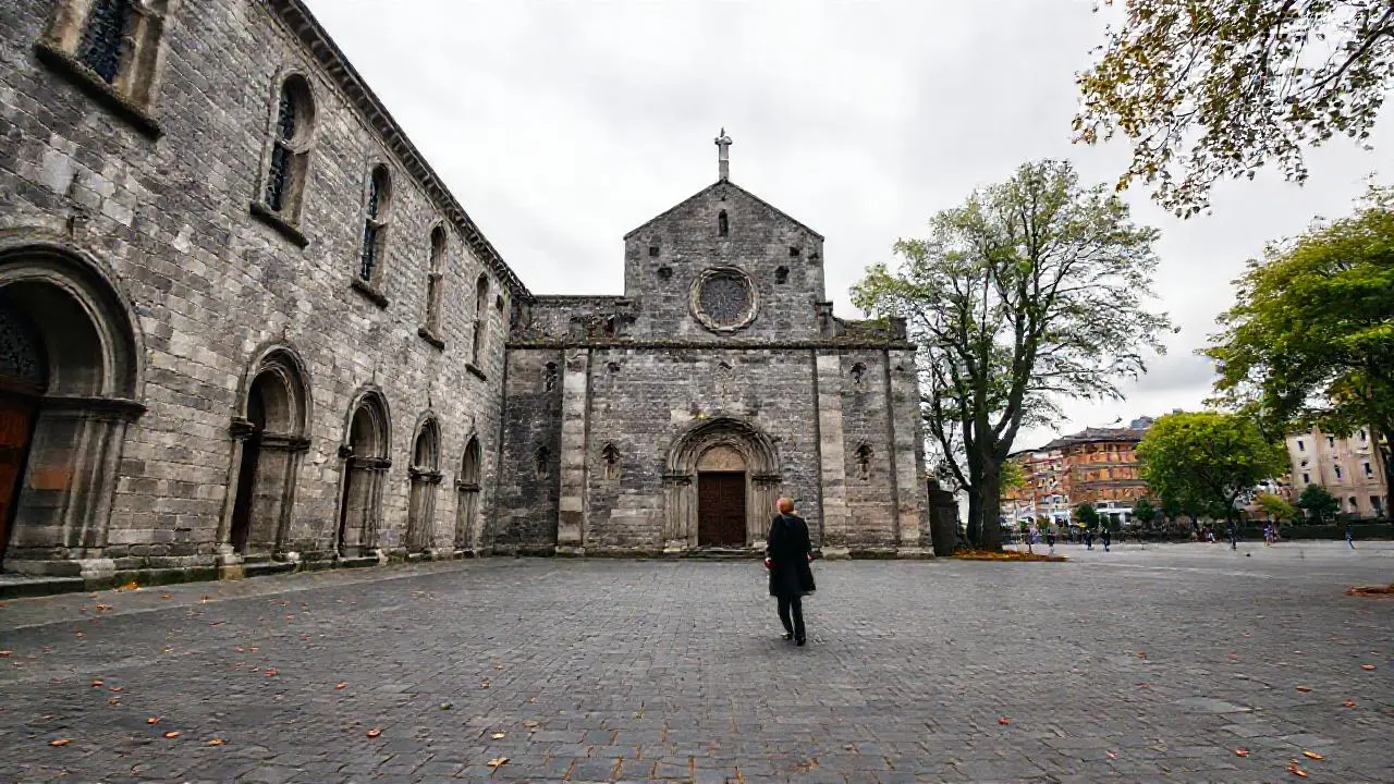 Catedral antigua, atmósfera serena y melancólica