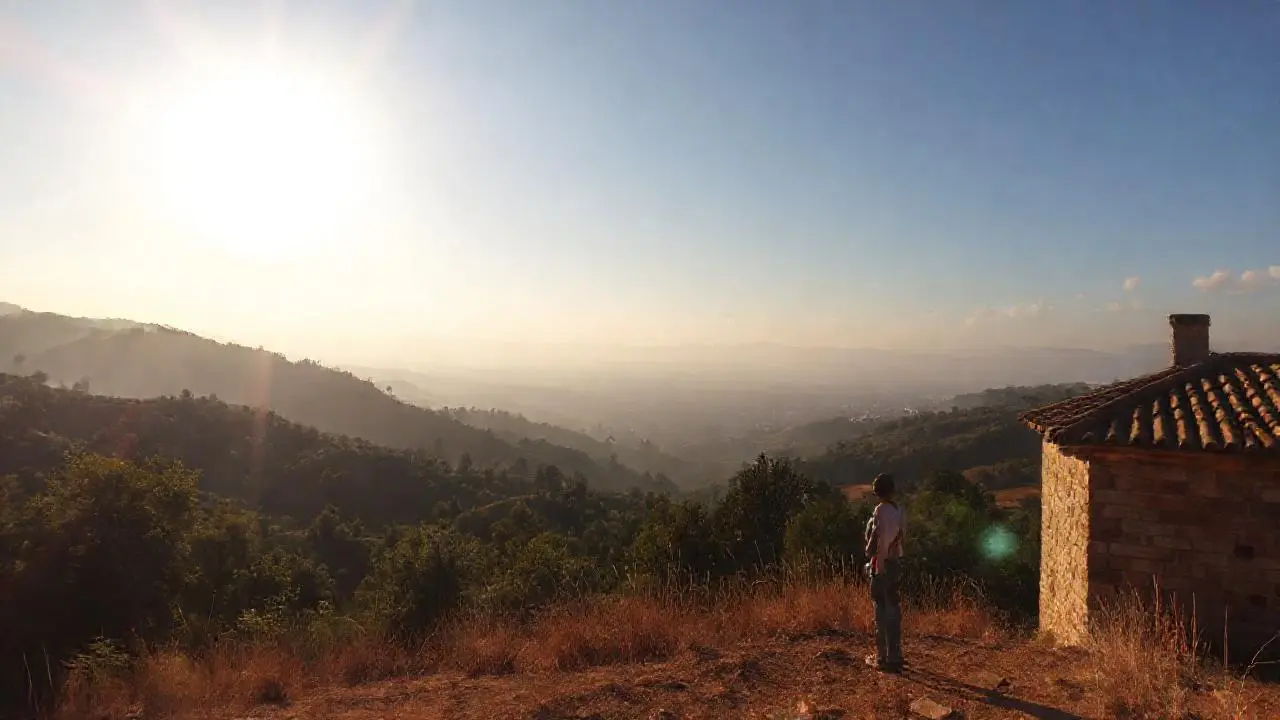 Paisaje soleado, vasto y sereno