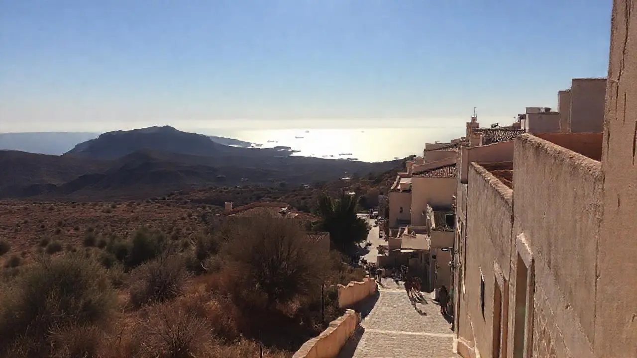 Paisaje cálido y amplio, lleno de calma