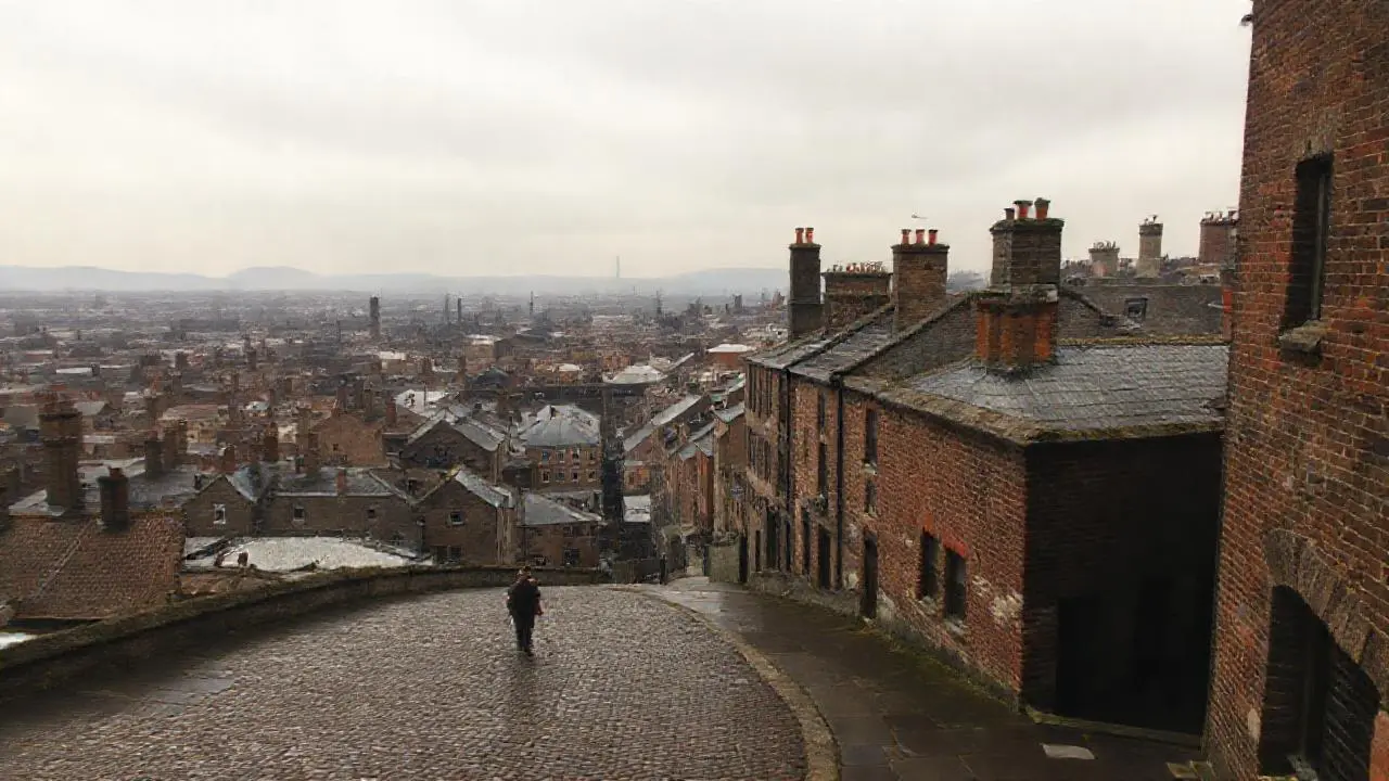 Ciudad urbana, melancólica y ligeramente borrosa