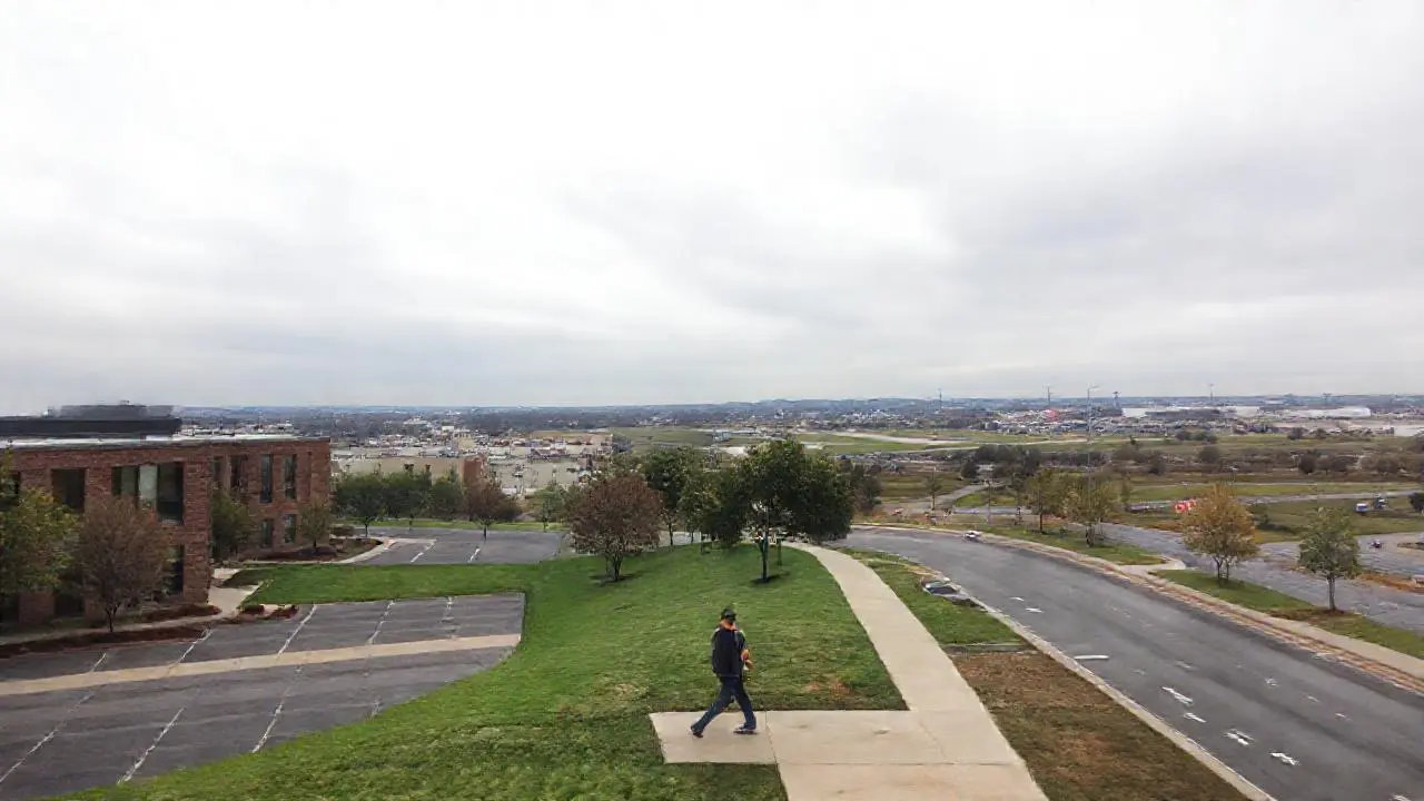 Paisaje urbano tranquilo, con luz suave