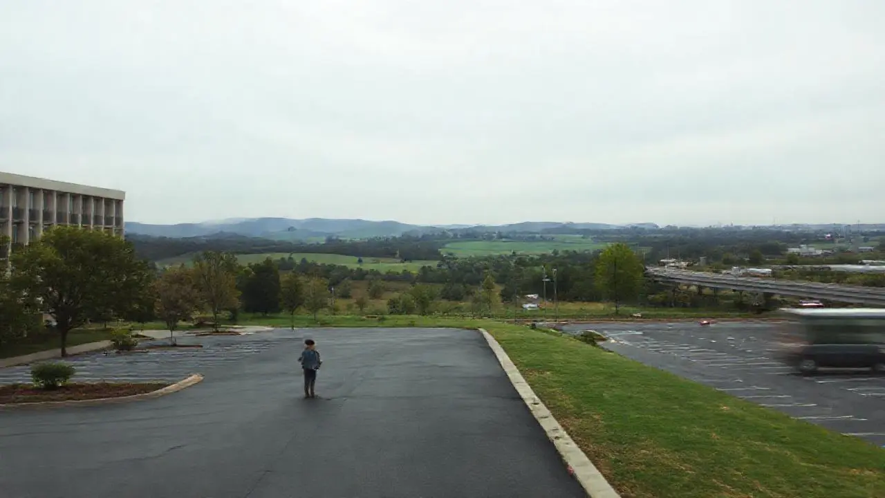 Paisaje sereno, amplio y ligeramente difuminado