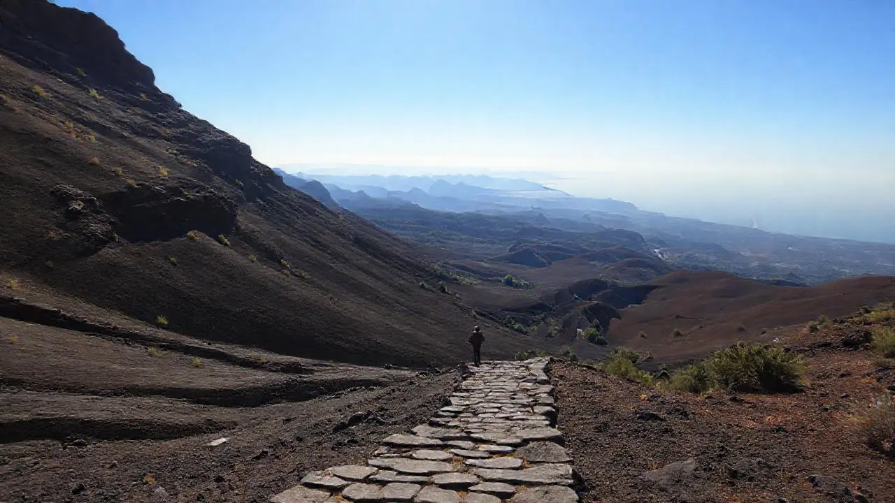 Paisaje vasto, solitario y sereno