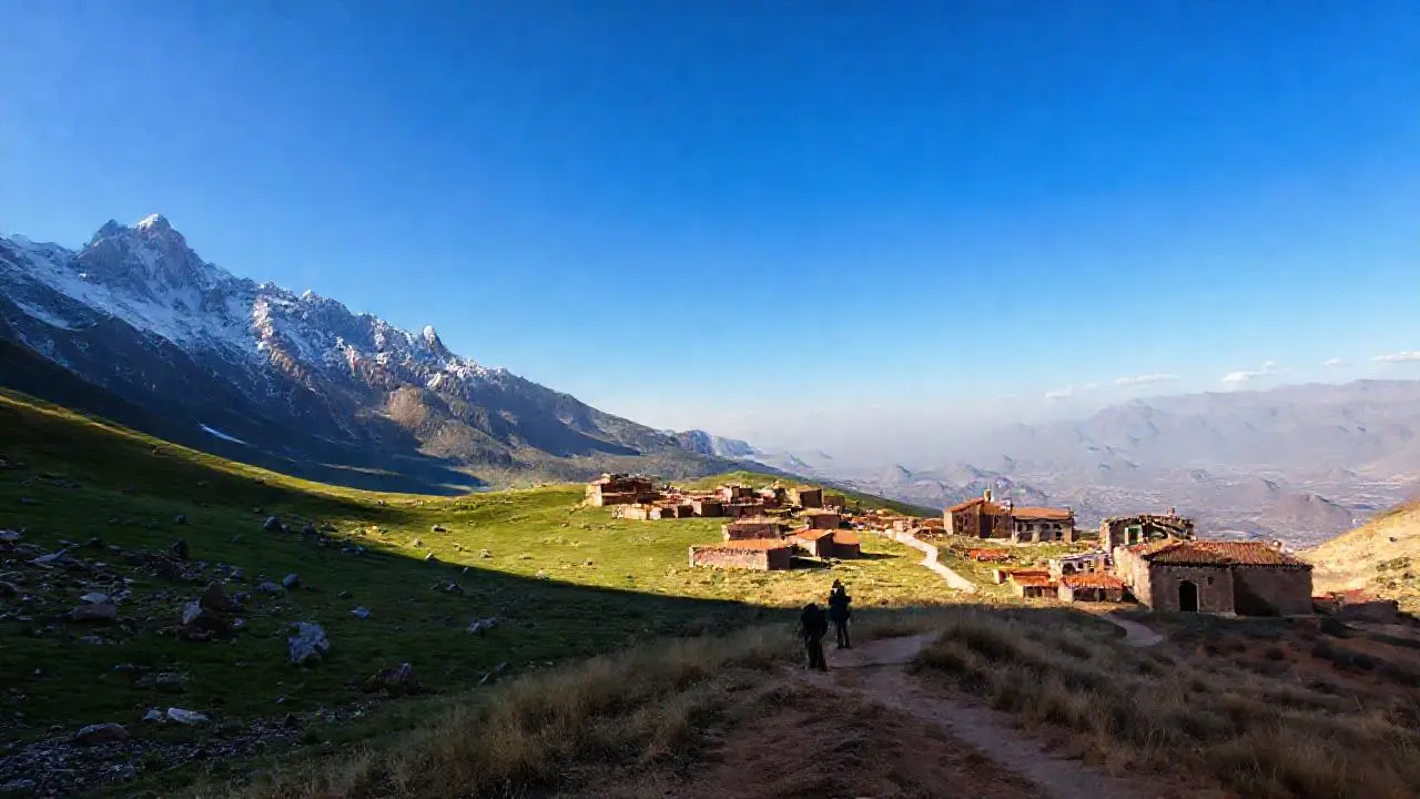 Paisaje montañoso sereno y vasto