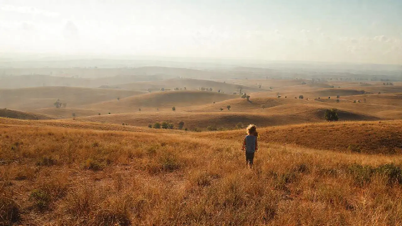 Paisaje sereno, vasto y bañado por el sol
