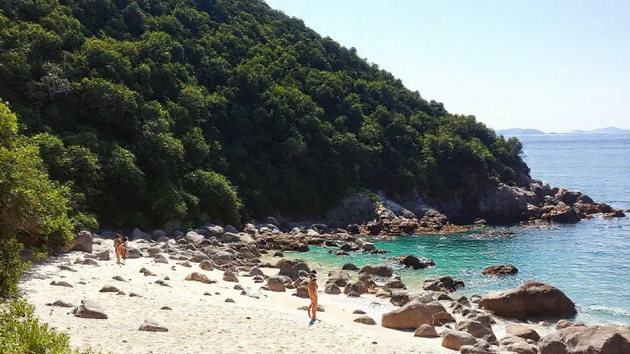 Paz natural, luz cálida y serena