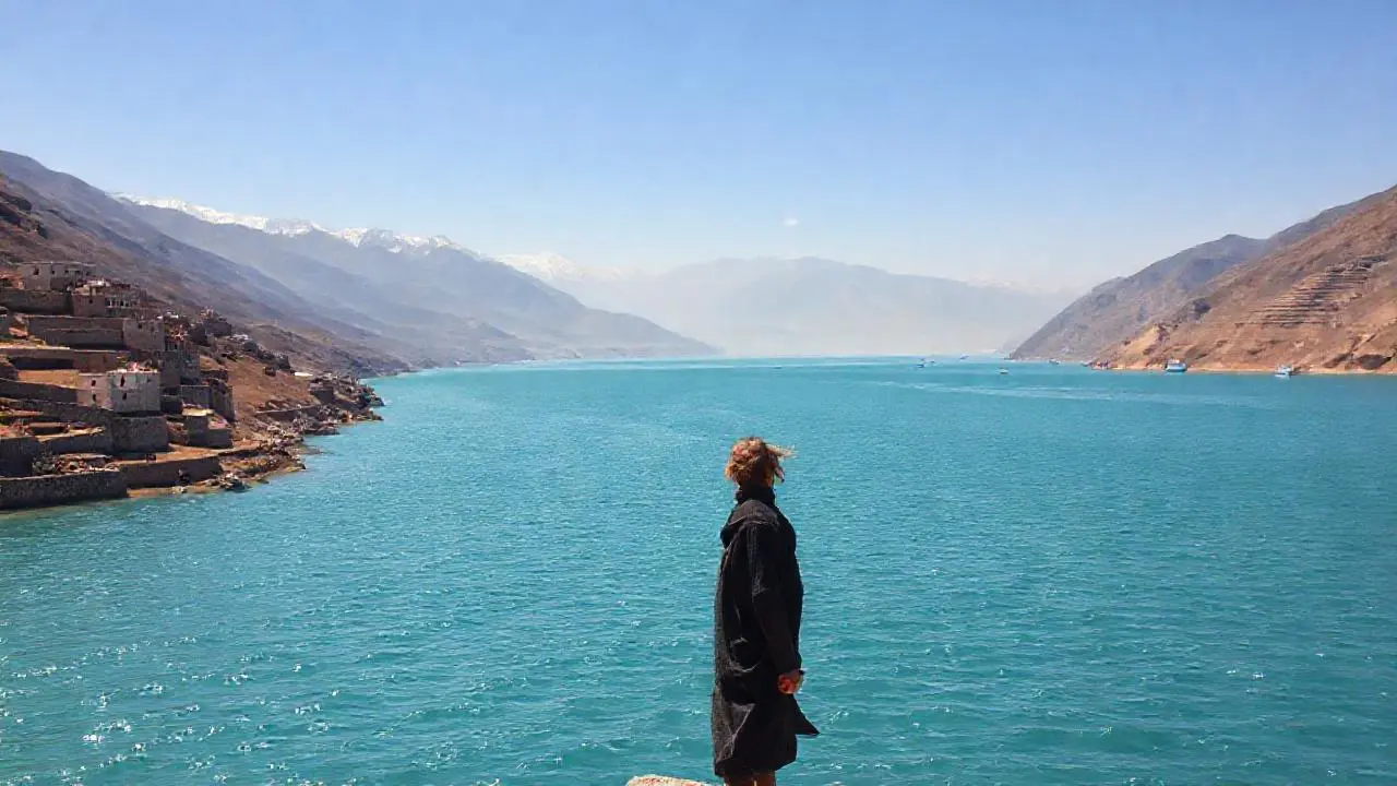 Paisaje andino sereno y vasto