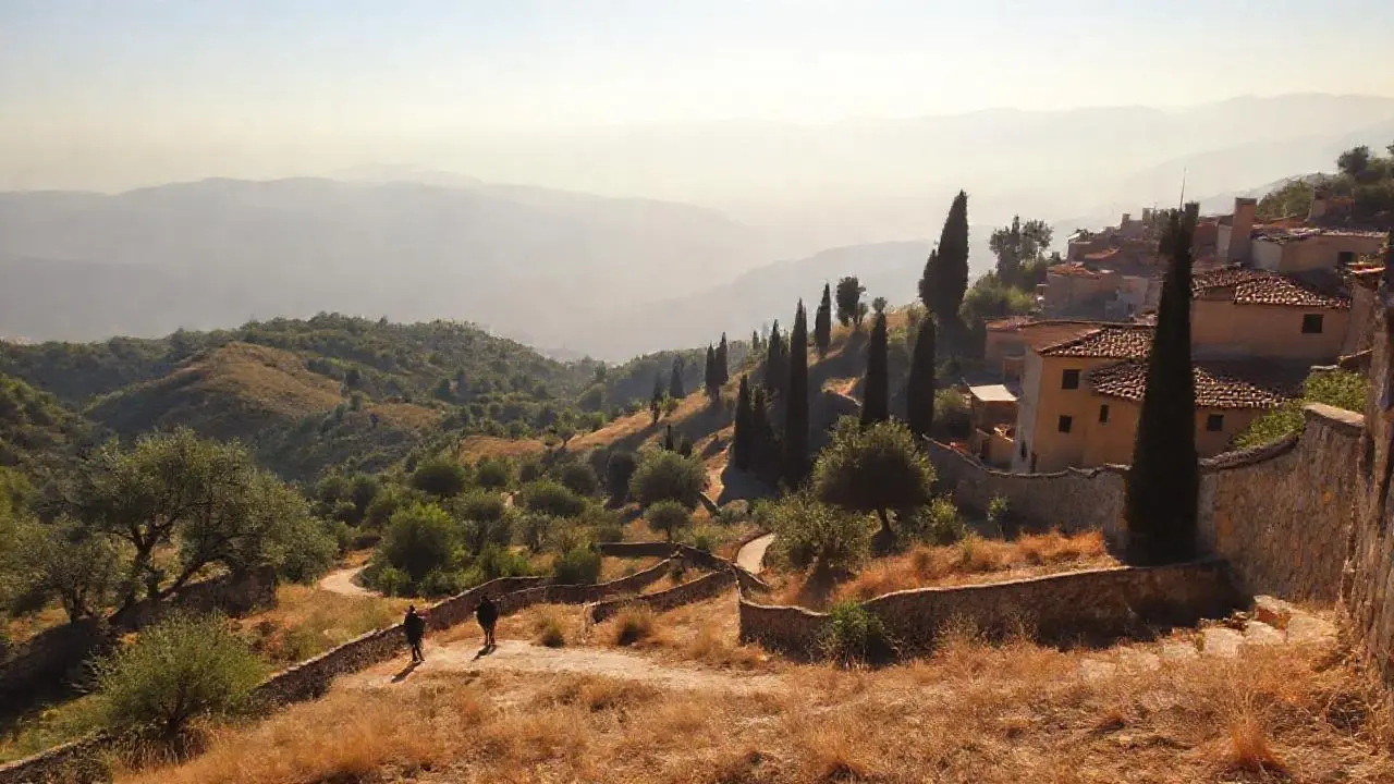 Paz rural italiana, luz cálida y serena
