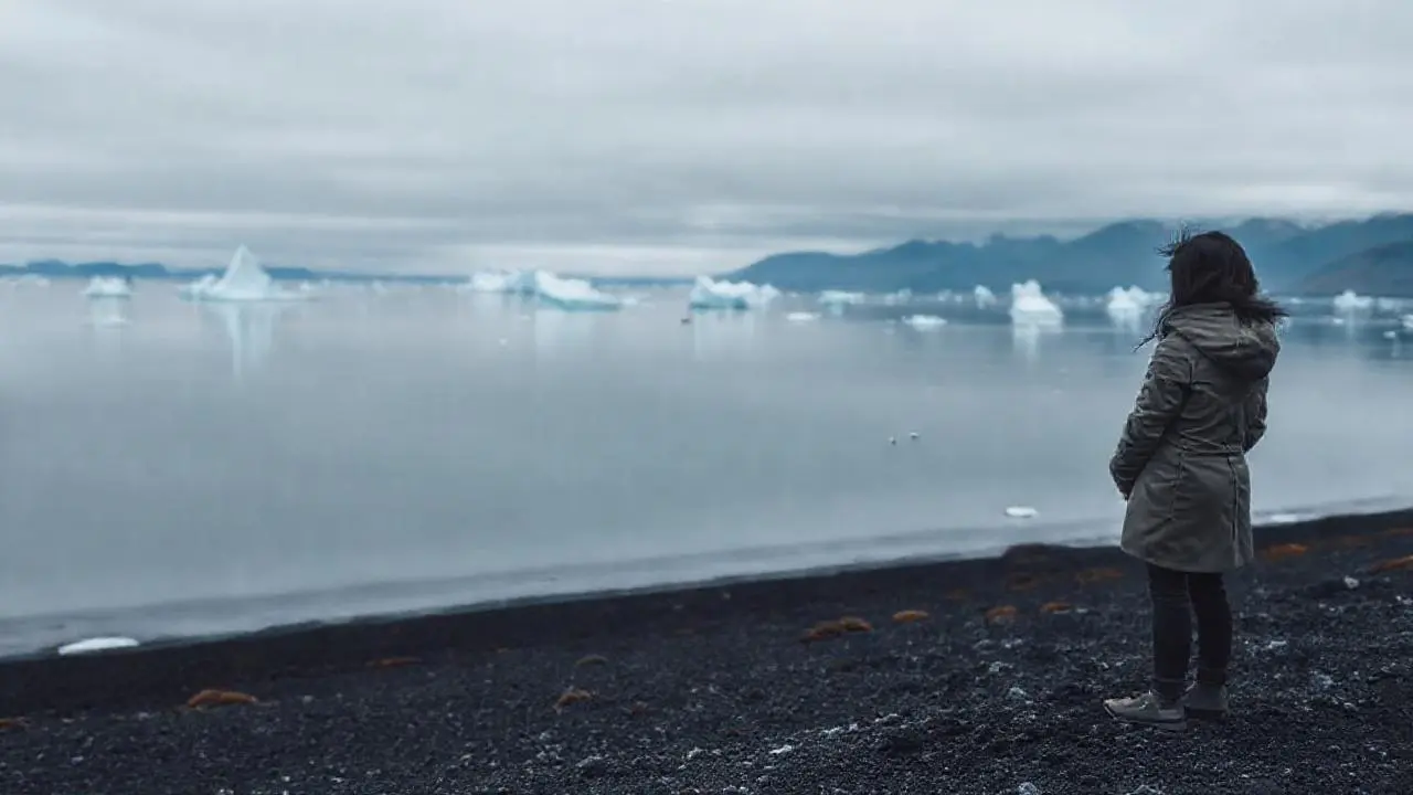 Paisaje glacial, vasto, silencioso y frío