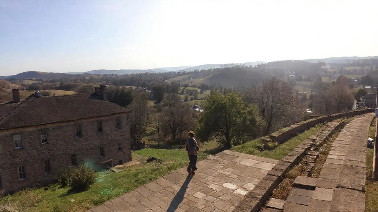 Paisaje sereno, natural y ligeramente difuminado