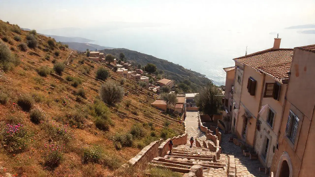 Paz mediterránea en un paisaje cálido