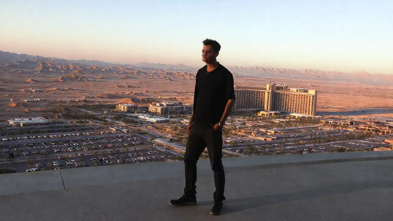 Paisaje desértico amplio y sereno