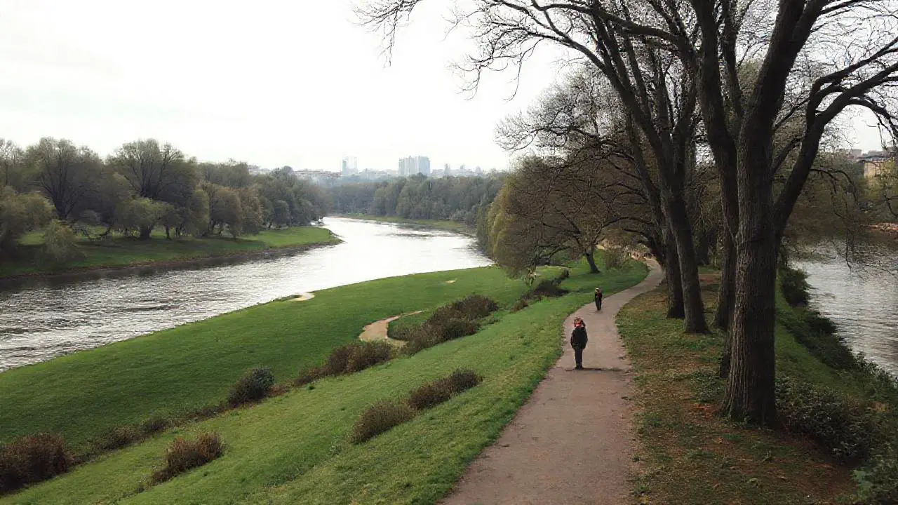 Tranquilo paisaje natural, sereno y vasto