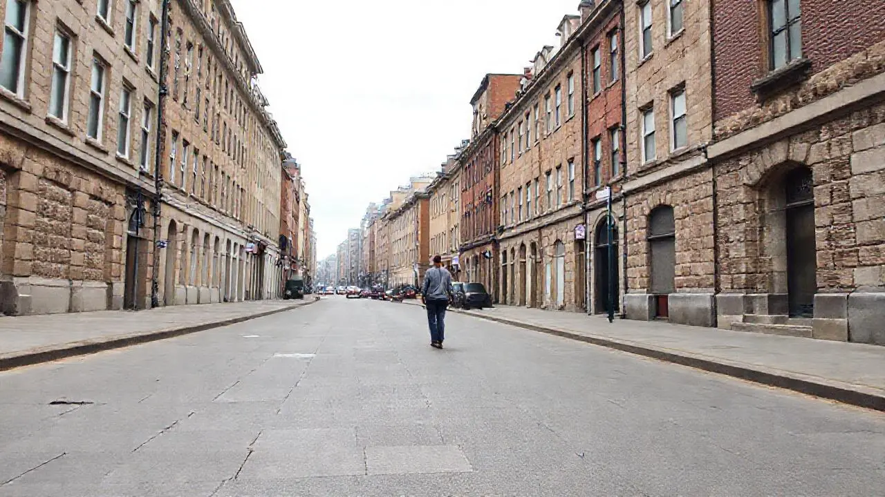 Calle urbana gris, ambiente tranquilo y realista