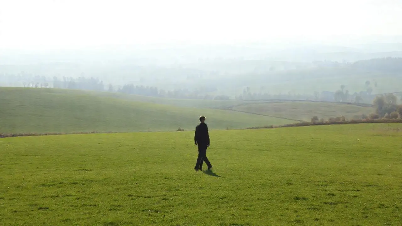 Paz rural, luz suave y lejana