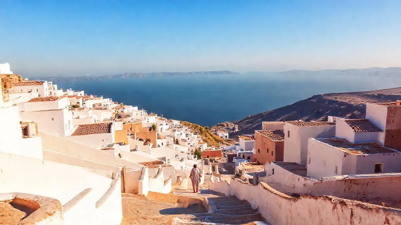 Paz mediterránea bajo la luz cálida