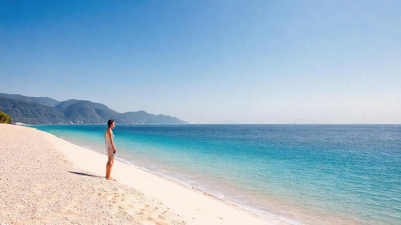 Paz y calma en la costa soleada