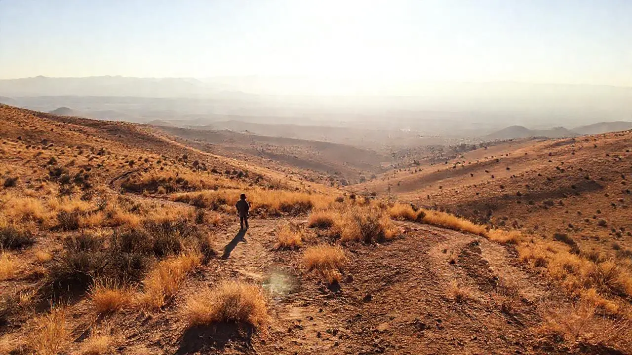 Paisaje árido, vasto y silencioso