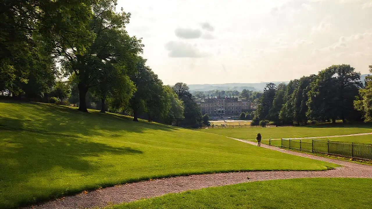 Sereno paisaje natural, amplio y distante