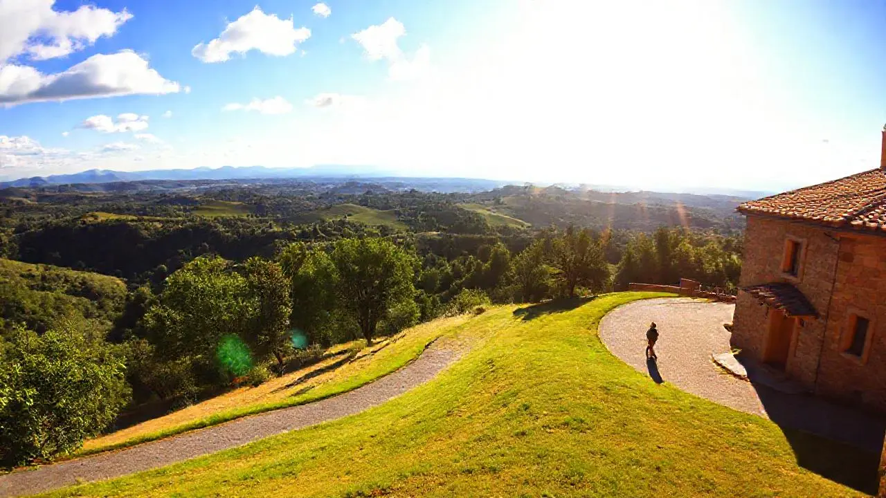 Paisaje sereno, natural y amplio