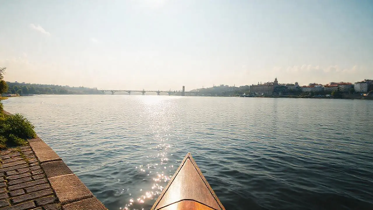 Paz fluvial, luz cálida, calma serena