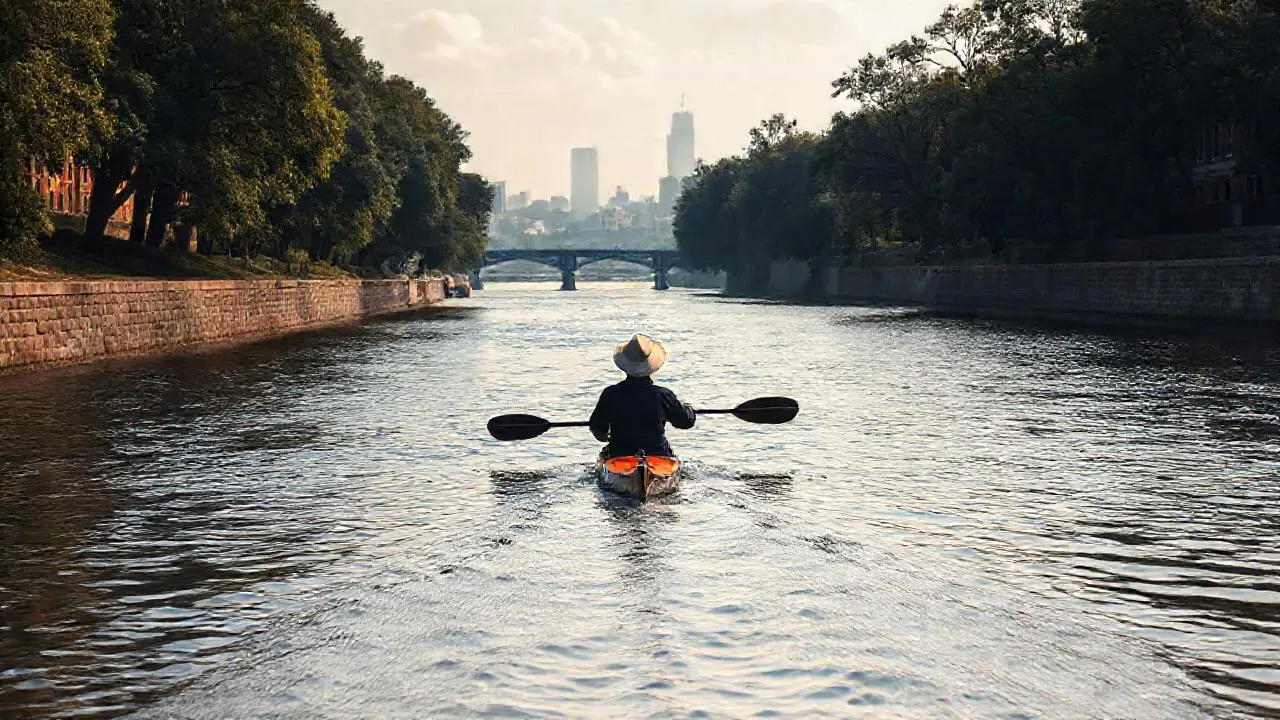Calma fluvial, luz suave y distante