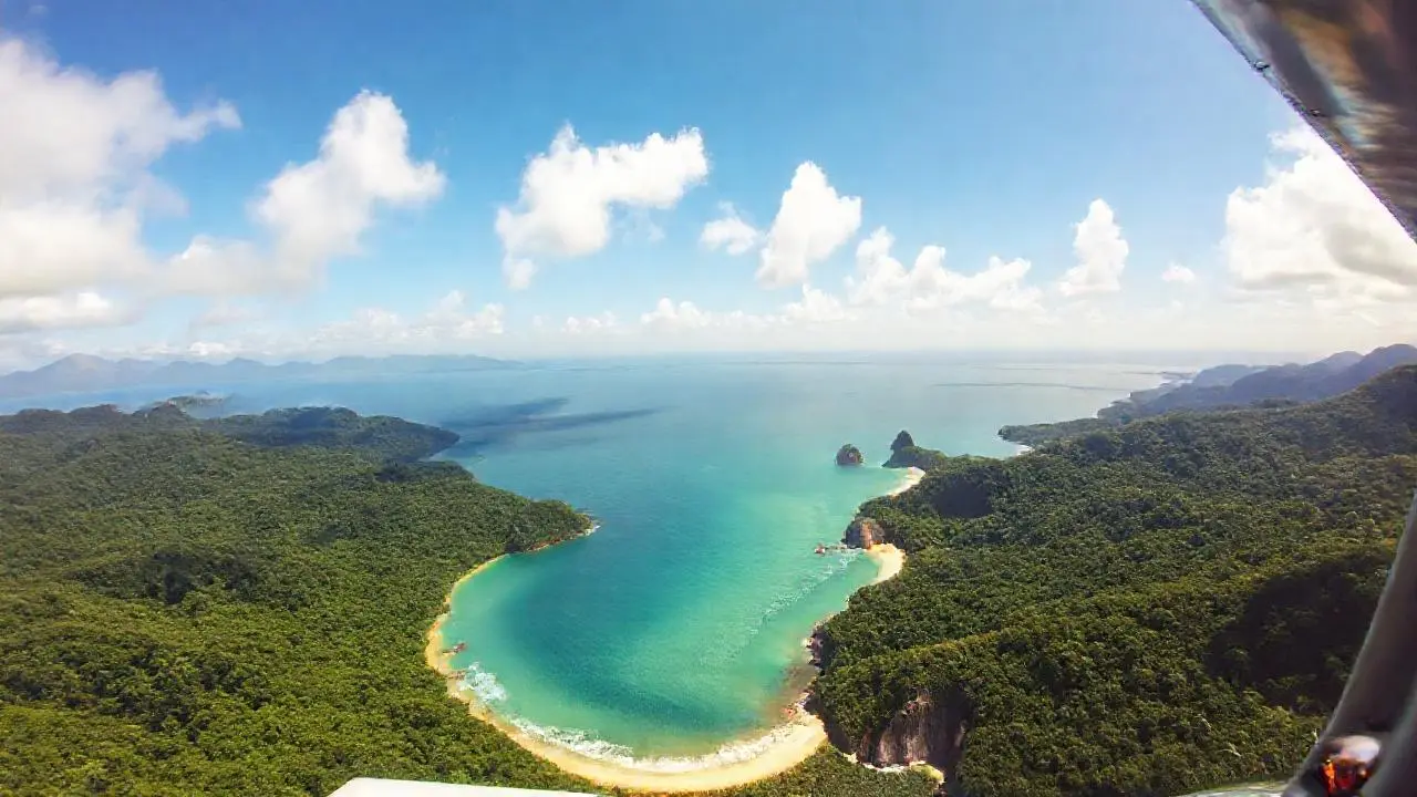 Impresionante paisaje aéreo, lleno de vida