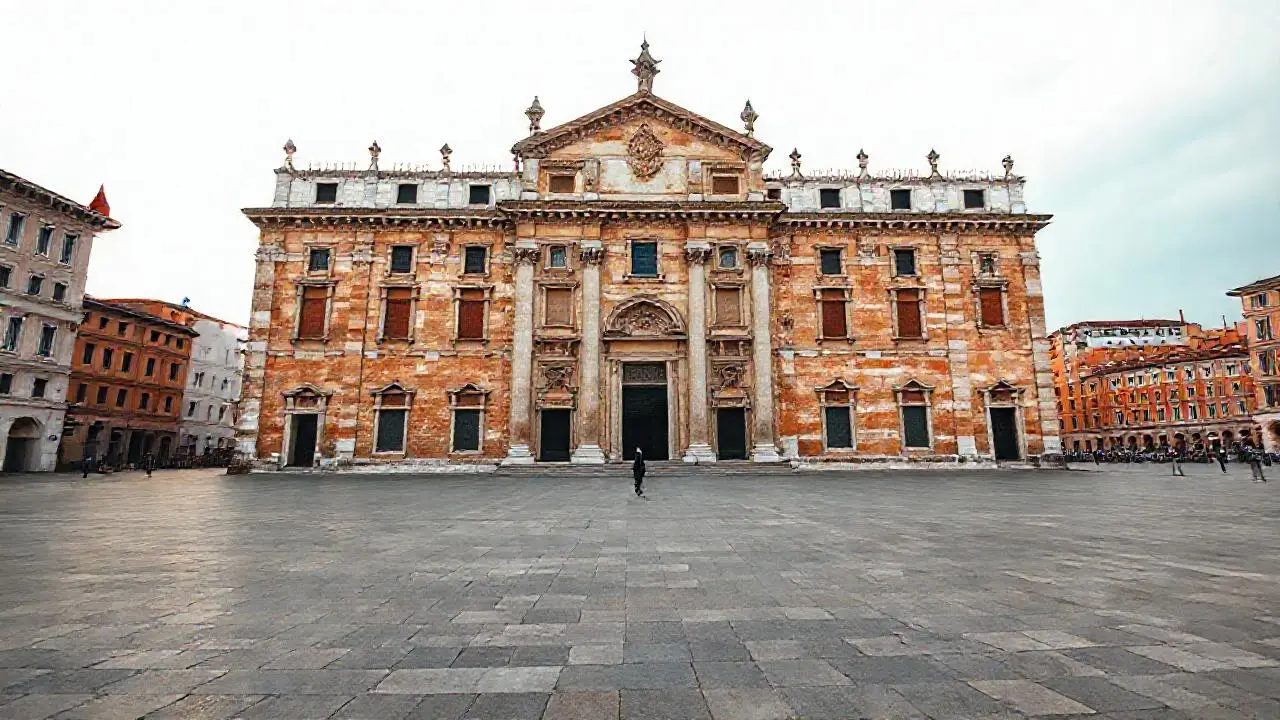 Imponente basílica veneciana, luz suave y espacio