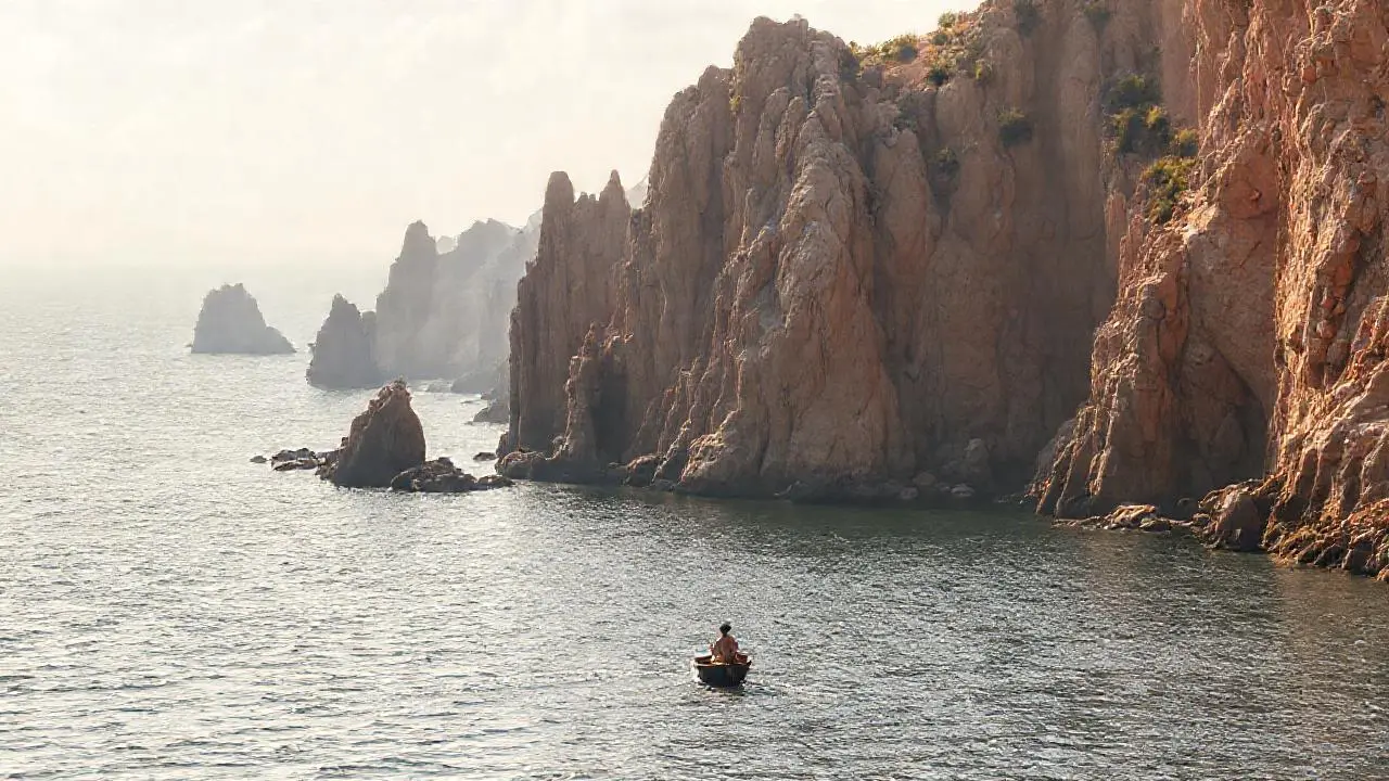 Paisaje costero sereno y vasto