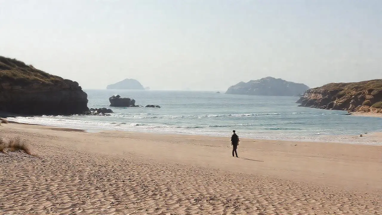 Paisaje costero sereno y vasto