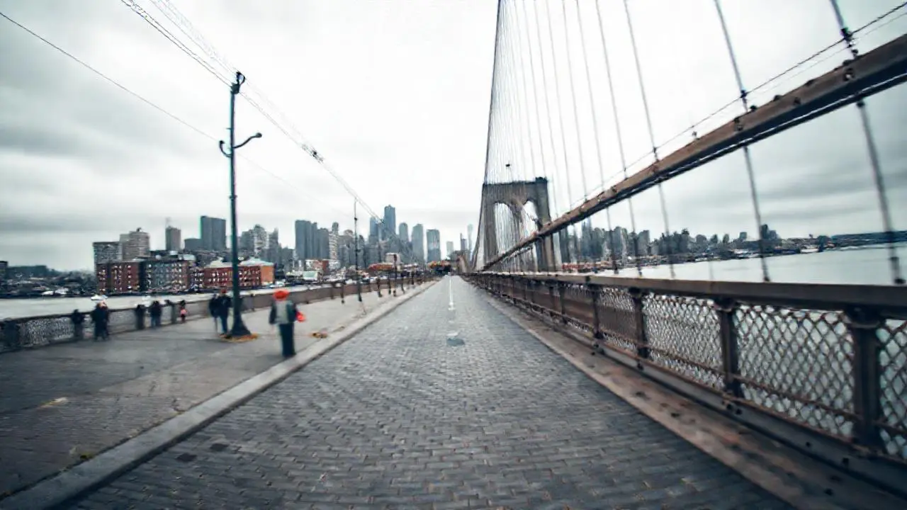 Ciudad amplia, melancólica y difusa